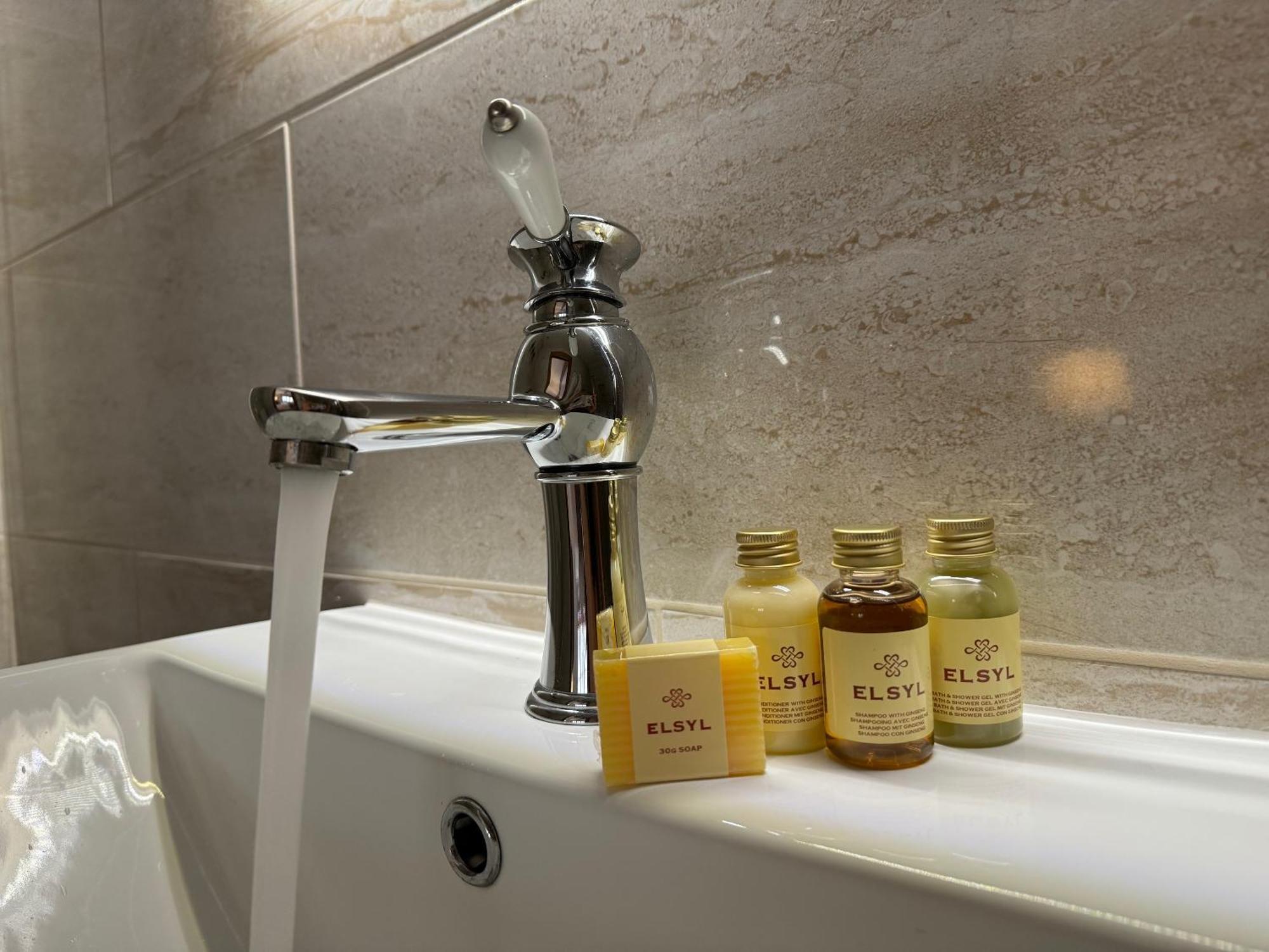 The Coach House Hotel Chedworth Ngoại thất bức ảnh